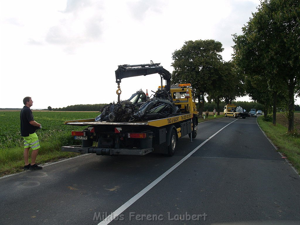 Schwerer VU 1 Toter Koeln Porz Wahn Zuendorf Wahnerstr P401.JPG